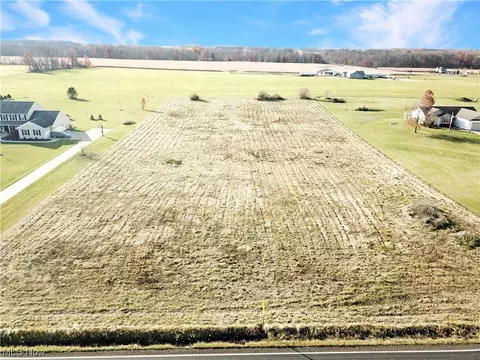 Friendsville Road, Creston, OH 44217