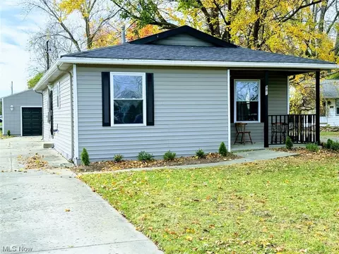 981 Elm St, Painesville, OH 44077