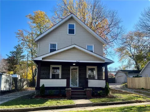 142 Charles Ct, Elyria, OH 44035