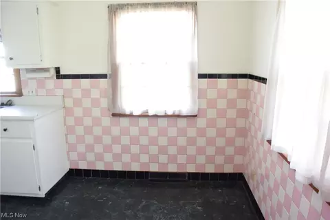 643 Gardendale Ave, Akron, OH 44310 photo 6