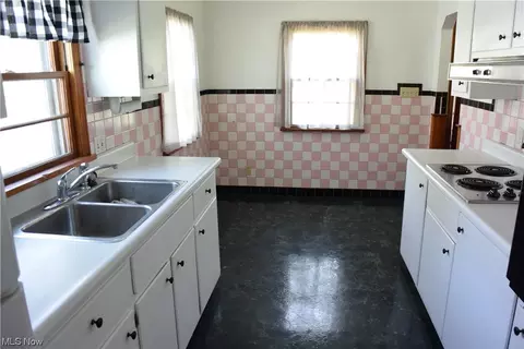 643 Gardendale Ave, Akron, OH 44310 photo 5