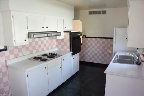 643 Gardendale Ave, Akron, OH 44310 photo 4