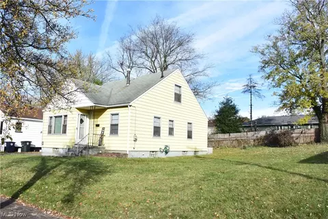 643 Gardendale Ave, Akron, OH 44310 photo 2