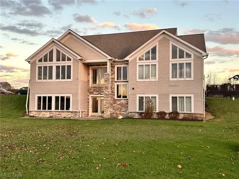 1168 Fox Ave SE, Paris, OH 44669