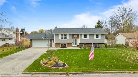 1565 Raywood Rd, Alliance, OH 44601