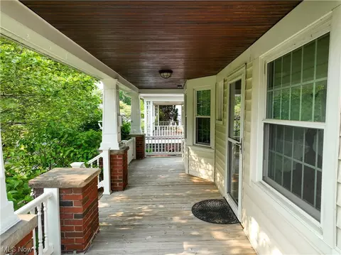 229 E 216th St, Euclid, OH 44123 photo 3