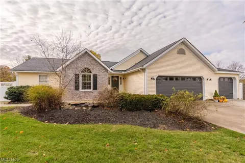 10565 Rabbit Cove Cir NW, Uniontown, OH 44685