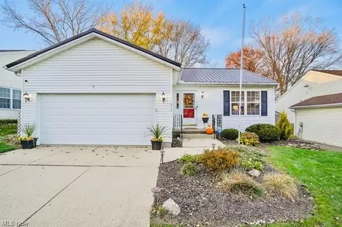 917 Elizabeth Ct, Cuyahoga Falls, OH 44221