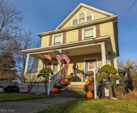 115 N Crater Ave, Dover, OH 44622