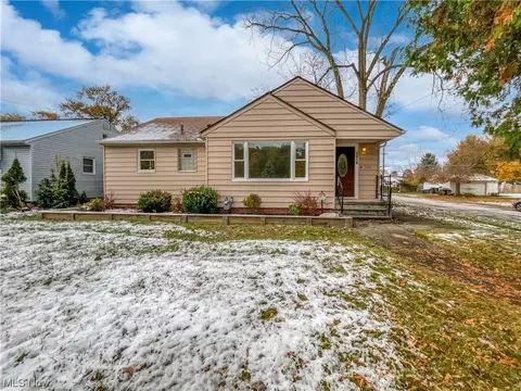 5478 Hauserman Rd, Parma, OH 44130