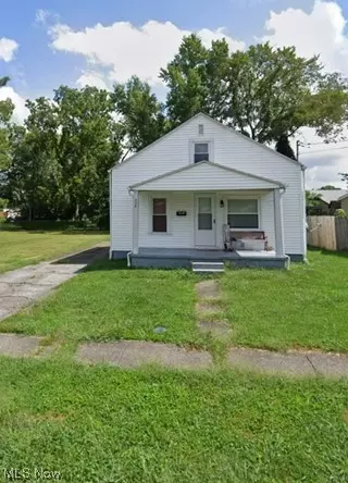 508 Walnut St, Belpre, OH 45714