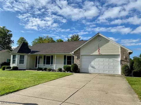 7894 Shawnee Trl, Garrettsville, OH 44231