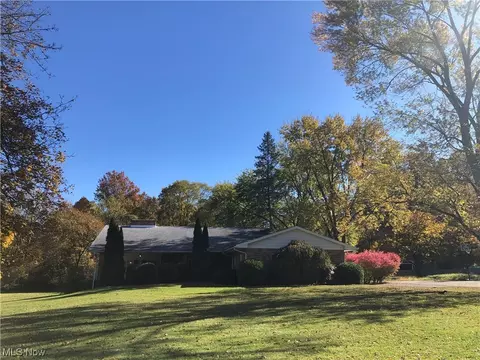 251 Glenview Rd, Canfield, OH 44406