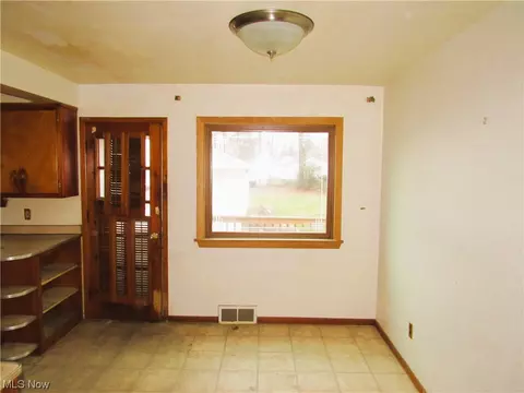 365 E 280th St, Euclid, OH 44132 photo 17