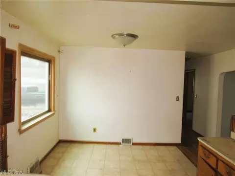 365 E 280th St, Euclid, OH 44132 photo 15
