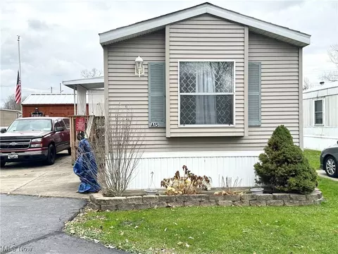9525 Woodworth Rd #A-15, North Lima, OH 44452