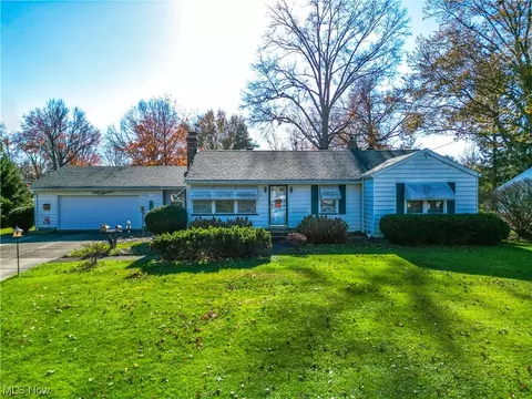 317 Wildwood Dr, Youngstown, OH 44512