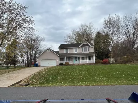 2140 Martin Crest Dr, Akron, OH 44312