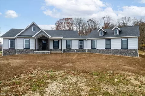 8364 Dover Zoar Rd NE, Dover, OH 44622