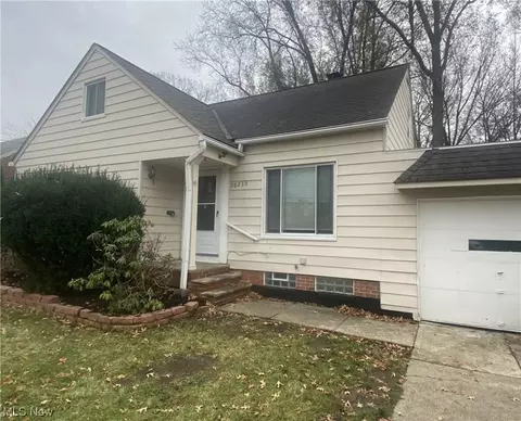 26230 Briardale Ave, Euclid, OH 44132