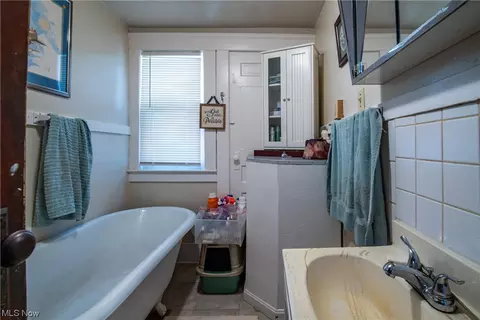 3219 Elyria Ave, Lorain, OH 44055 photo 8