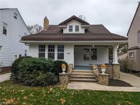 3841 Woodridge Rd, Cleveland Heights, OH 44121