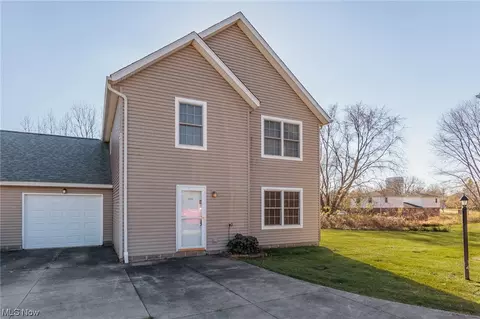 4440 Lovers Ln, Ravenna, OH 44266