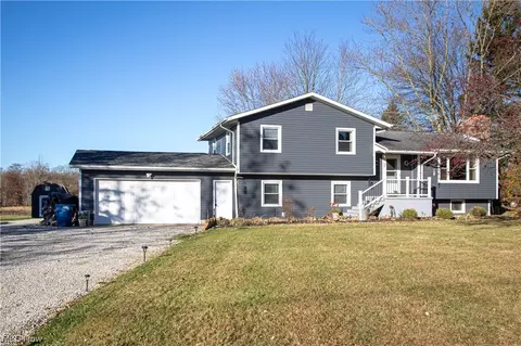 8182 Hubbard Valley Rd, Seville, OH 44273