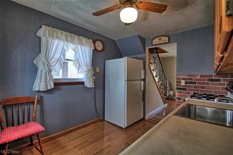 3046 Grant St, Lorain, OH 44052 photo 4