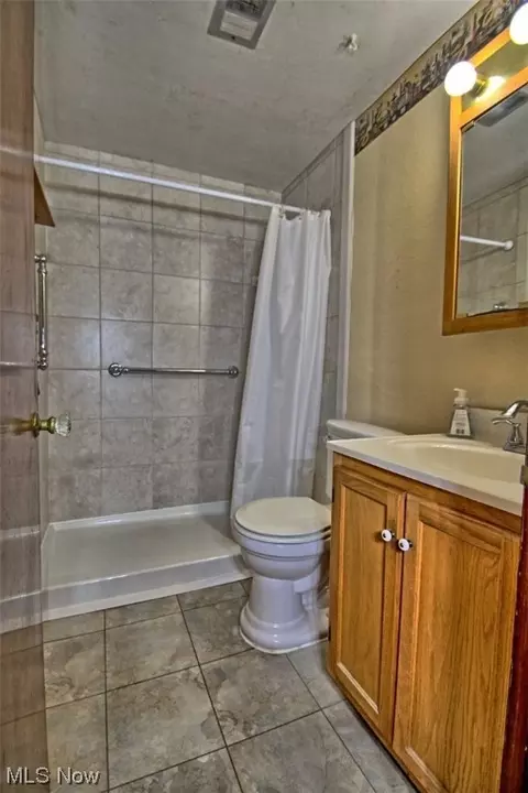 3046 Grant St, Lorain, OH 44052 photo 10