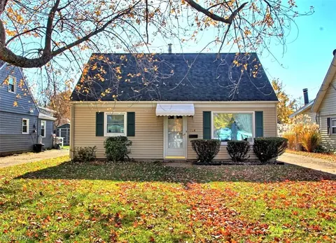 3046 Grant St, Lorain, OH 44052 photo 17