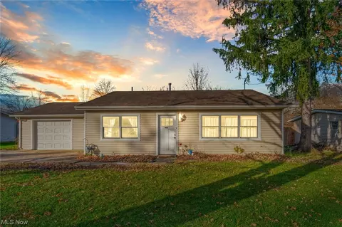 12376 Harmony Dr, Grafton, OH 44044