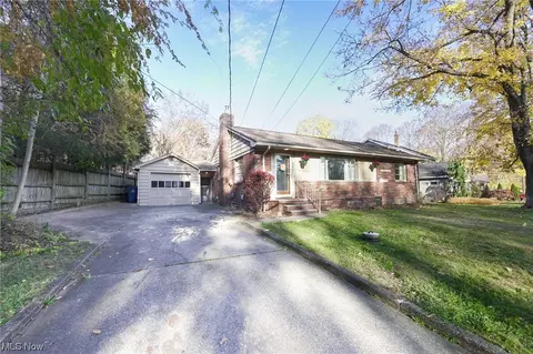 601 Shook Rd, Akron, OH 44319