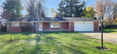 224 James St SW, North Canton, OH 44720