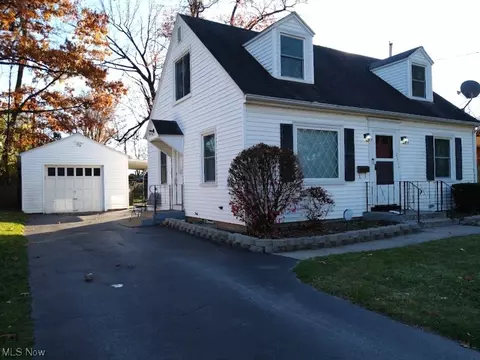 2034 Montclair St NE, Warren, OH 44483
