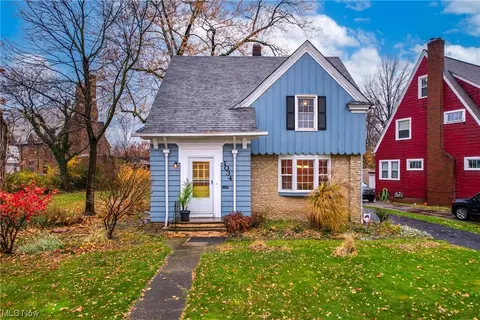 1034 Englewood Rd, Cleveland Heights, OH 44121