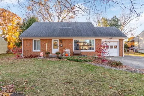 3388 Pendleton St, Cuyahoga Falls, OH 44221