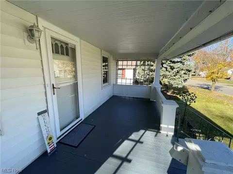 116 Hawthorne St, Elyria, OH 44035 photo 3