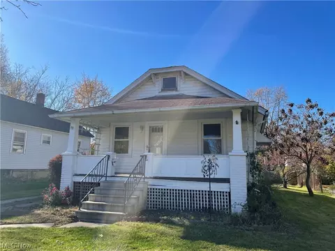 116 Hawthorne St, Elyria, OH 44035