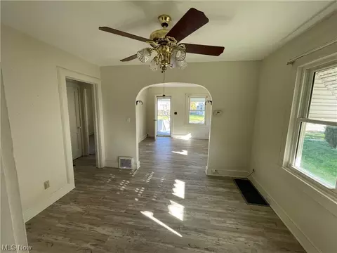 116 Hawthorne St, Elyria, OH 44035 photo 9