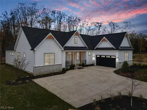 31300 White Rd, Willoughby Hills, OH 44092