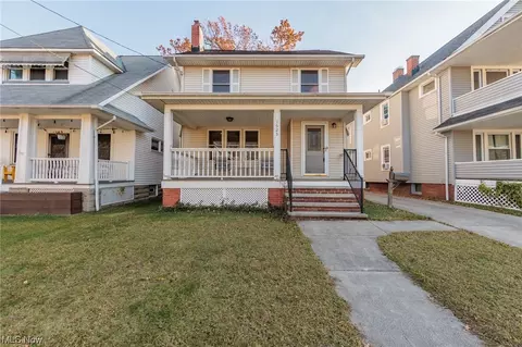 1525 Cordova Ave, Lakewood, OH 44107
