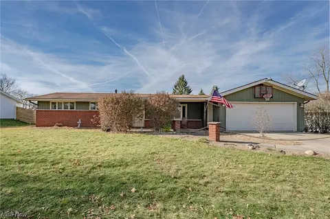 9561 Ellen Dr, Streetsboro, OH 44241