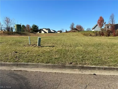 Jormay Avenue Nw, Massillon, OH 44647