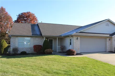 1009 Meadow Dr NW, Strasburg, OH 44680