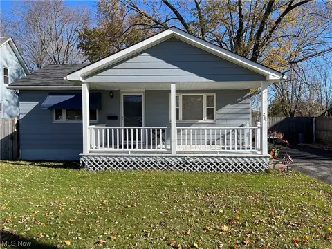 217 N Lake St, South Amherst, OH 44001