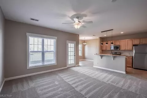 1311 Cascade Cir NW, Canton, OH 44708 photo 4