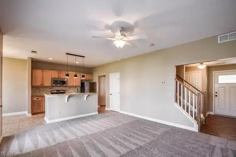 1311 Cascade Cir NW, Canton, OH 44708 photo 2