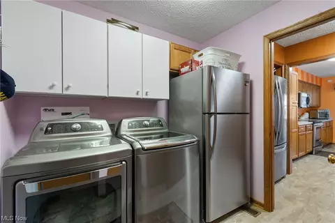 8366 Turquoise Ave NE, Canton, OH 44721 photo 12