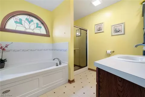 8366 Turquoise Ave NE, Canton, OH 44721 photo 15